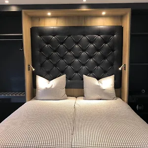 Deluxe 4*, München Duitsland
